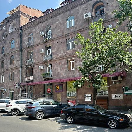 Your Charming Home, Steps To Republic Square Yerevan Luaran gambar