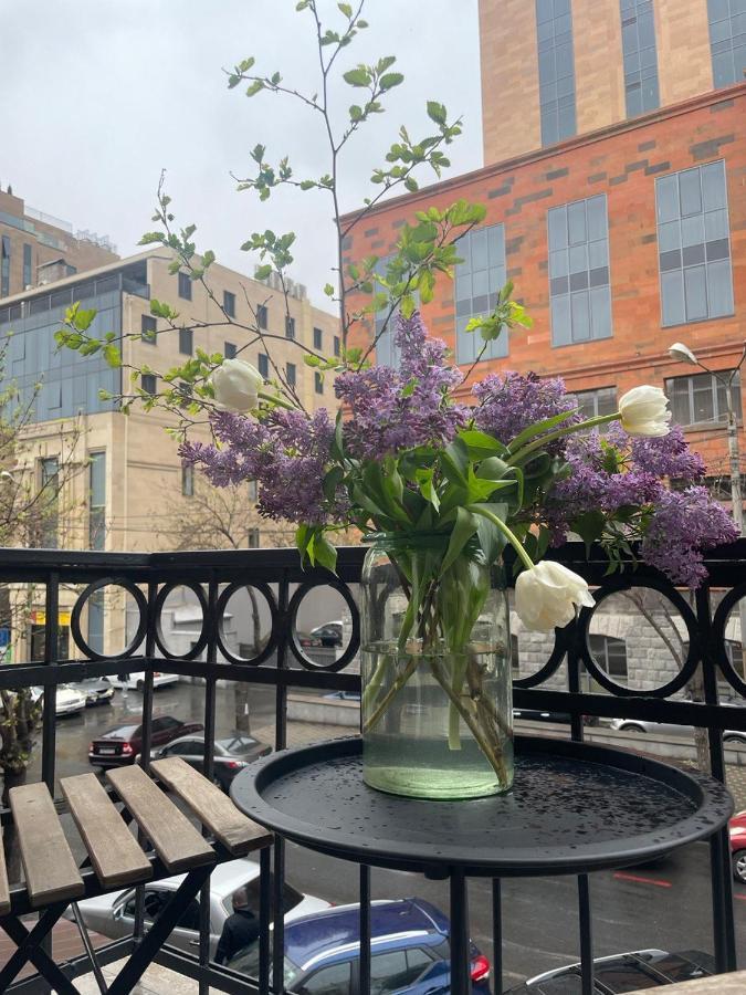 Your Charming Home, Steps To Republic Square Yerevan Luaran gambar