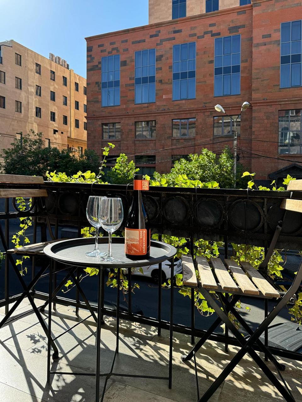 Your Charming Home, Steps To Republic Square Yerevan Luaran gambar
